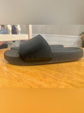 lululemon athletica Black Slide Sandals